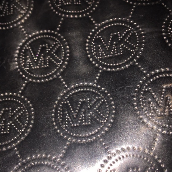 Michael Kors Makeup bag❤️❤️ - Picture 2 of 2